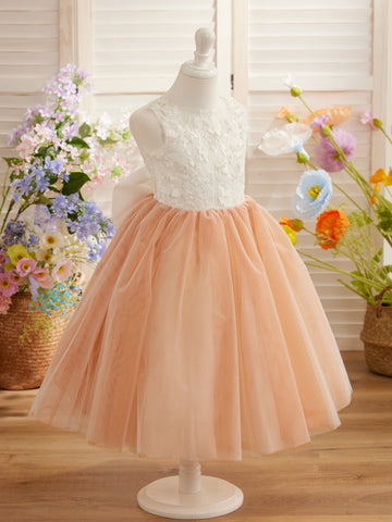 Vestido midi de encaje floral y lazo grande 