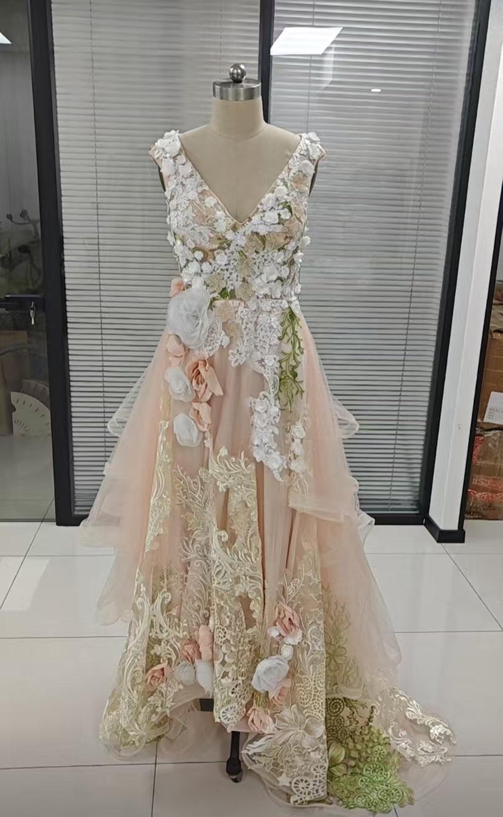 Baoleely Elegant Tulle A-line V-neck Floral Lace Wedding Dresses, Bridal Gown, MW1009