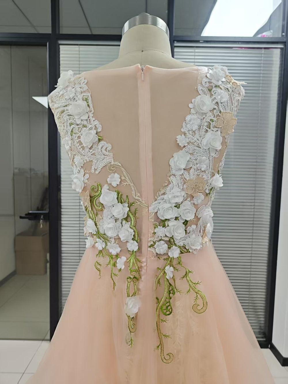 Baoleely Elegant Tulle A-line V-neck Floral Lace Wedding Dresses, Bridal Gown, MW1009