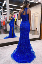 Vestido de fiesta de sirena de tul con un solo hombro, abertura frontal y apliques de cuentas.