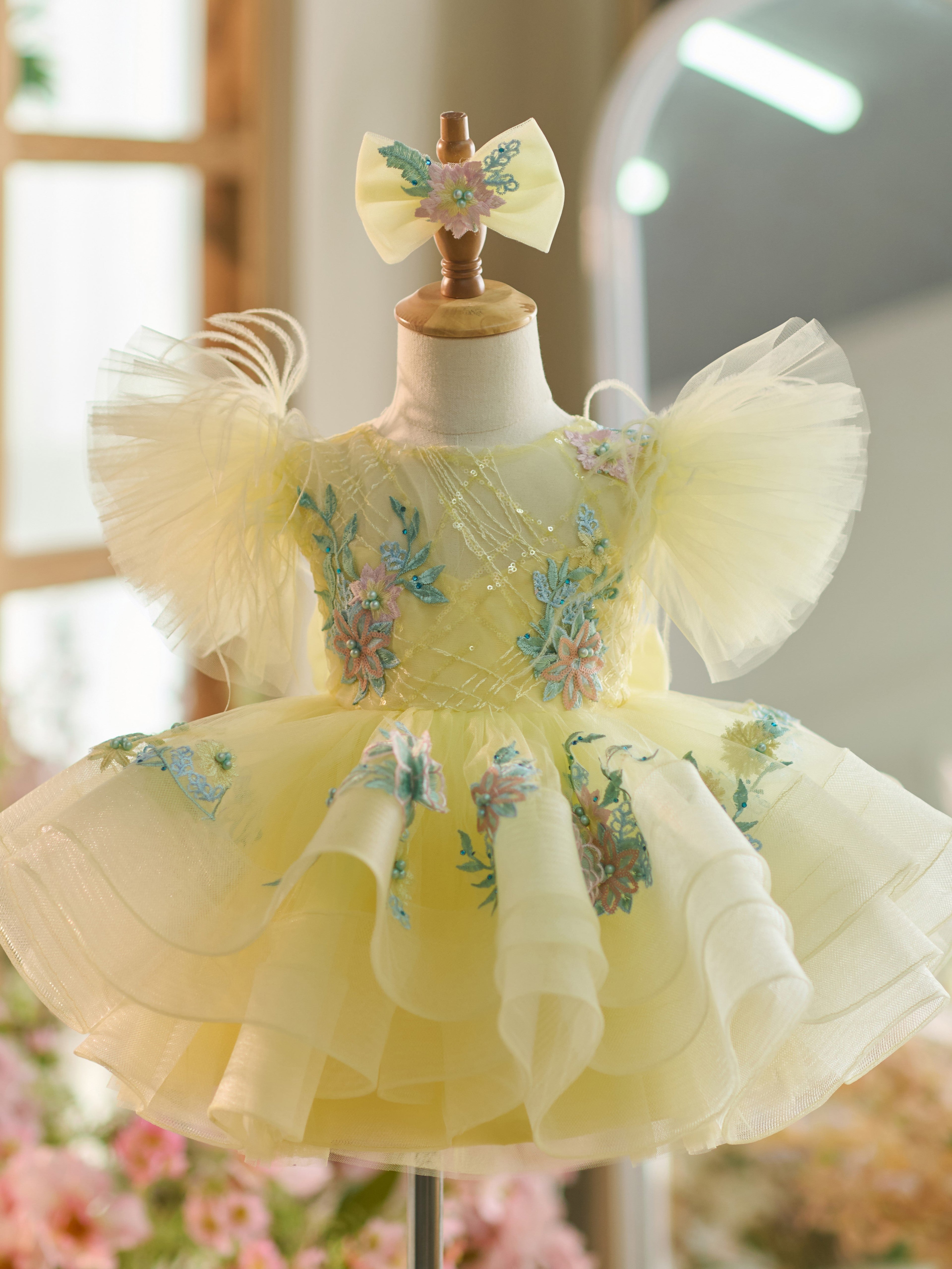 Vestido de bebé niña con mangas abullonadas, bordado floral y tul hasta la rodilla 