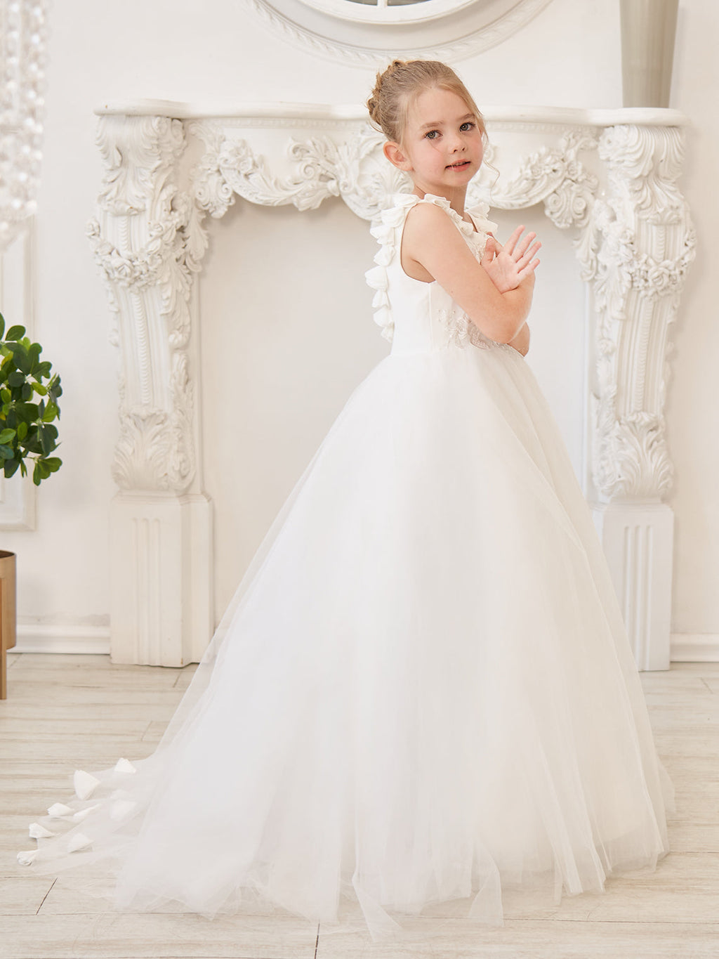 Elegante vestido blanco de tul para niña de las flores con cola corta 
