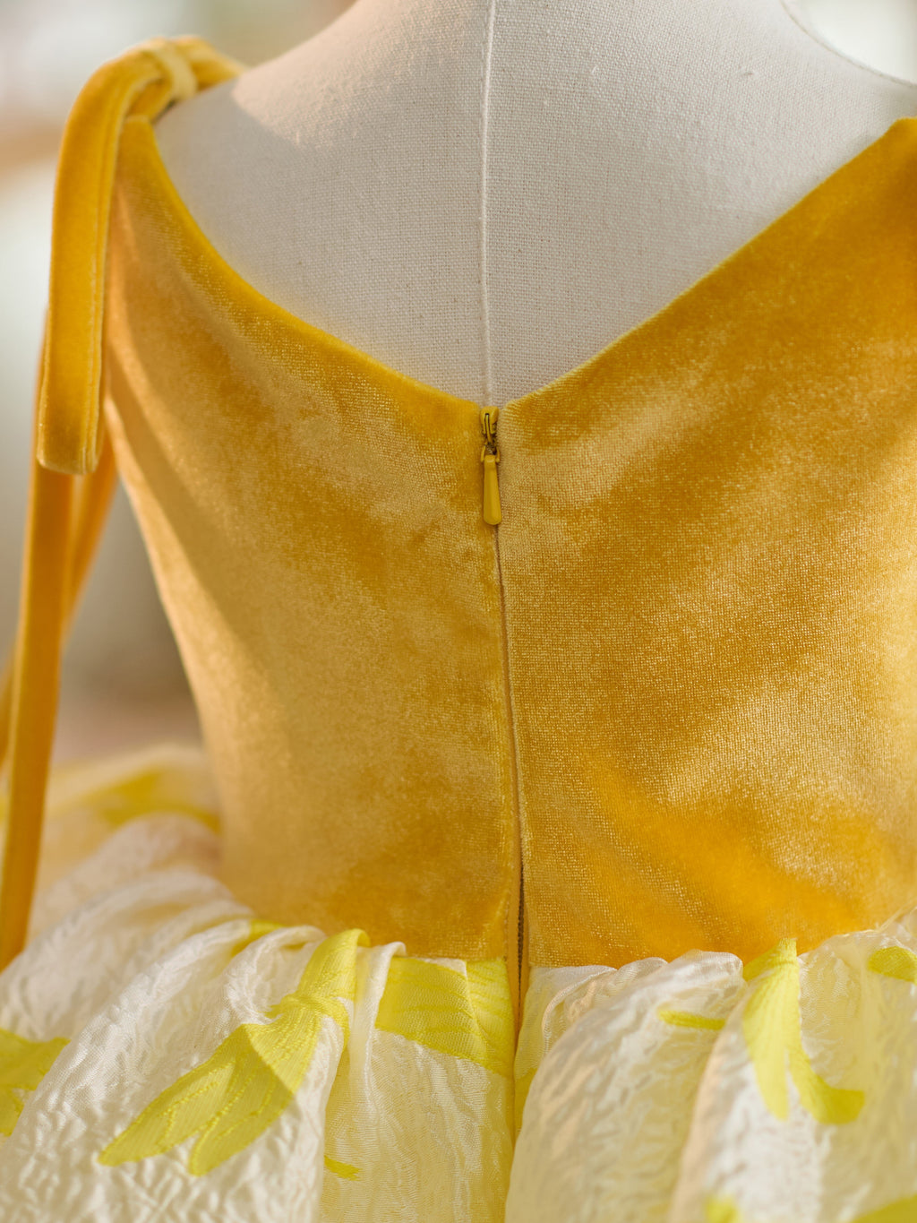 Vestido dorado de fiesta de cumpleaños para niña pequeña, de tul de terciopelo hasta la rodilla 