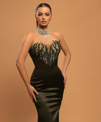 Élégantes robes de bal sirène longues dos nu en satin ornées de perles