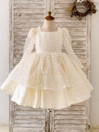 Vestido de cumpleaños de niña color marfil satinado hasta la rodilla 