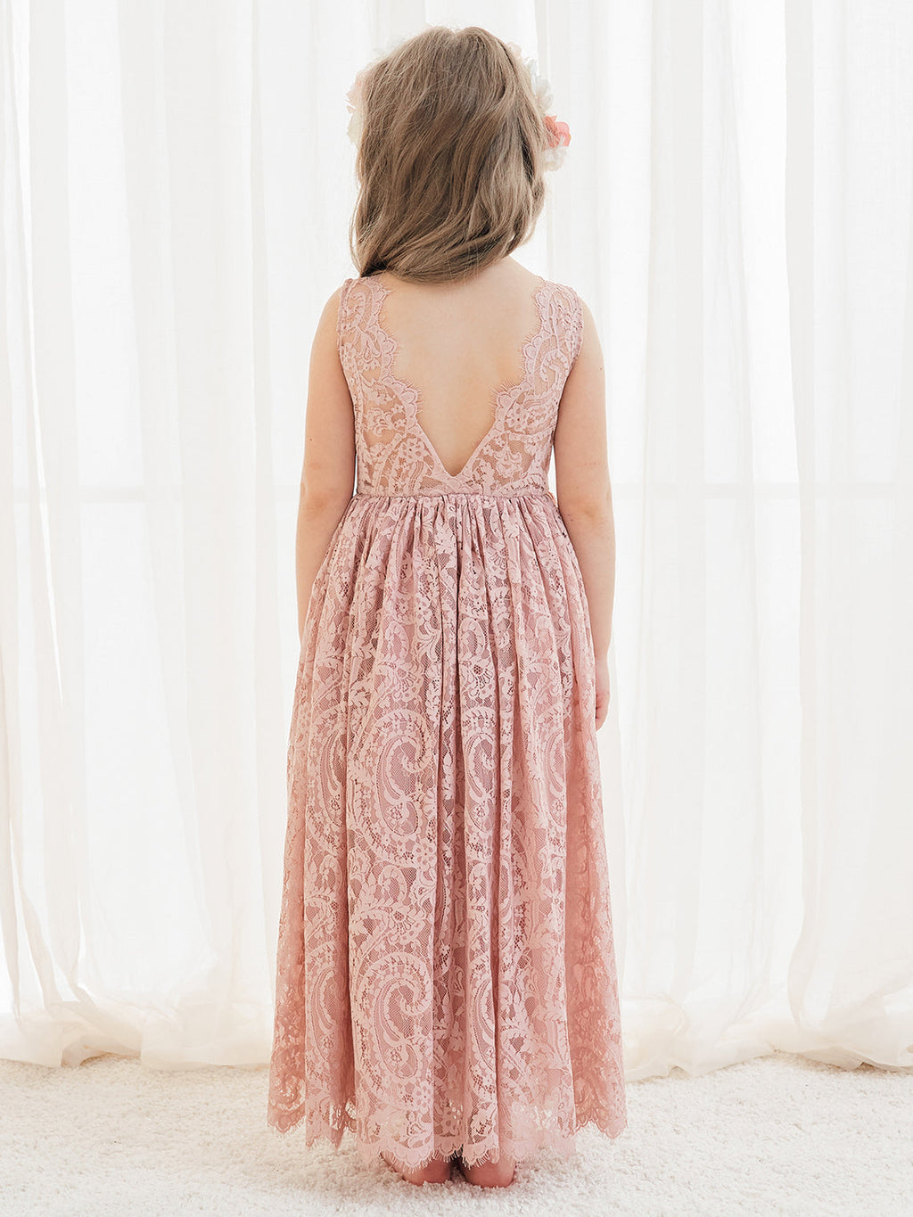 Vestido boho de niña de las flores color marfil, corte en A, de encaje y largo hasta el tobillo 