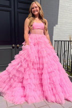 Vestido de fiesta de tul brillante con corsé sin tirantes y corte en A con volantes