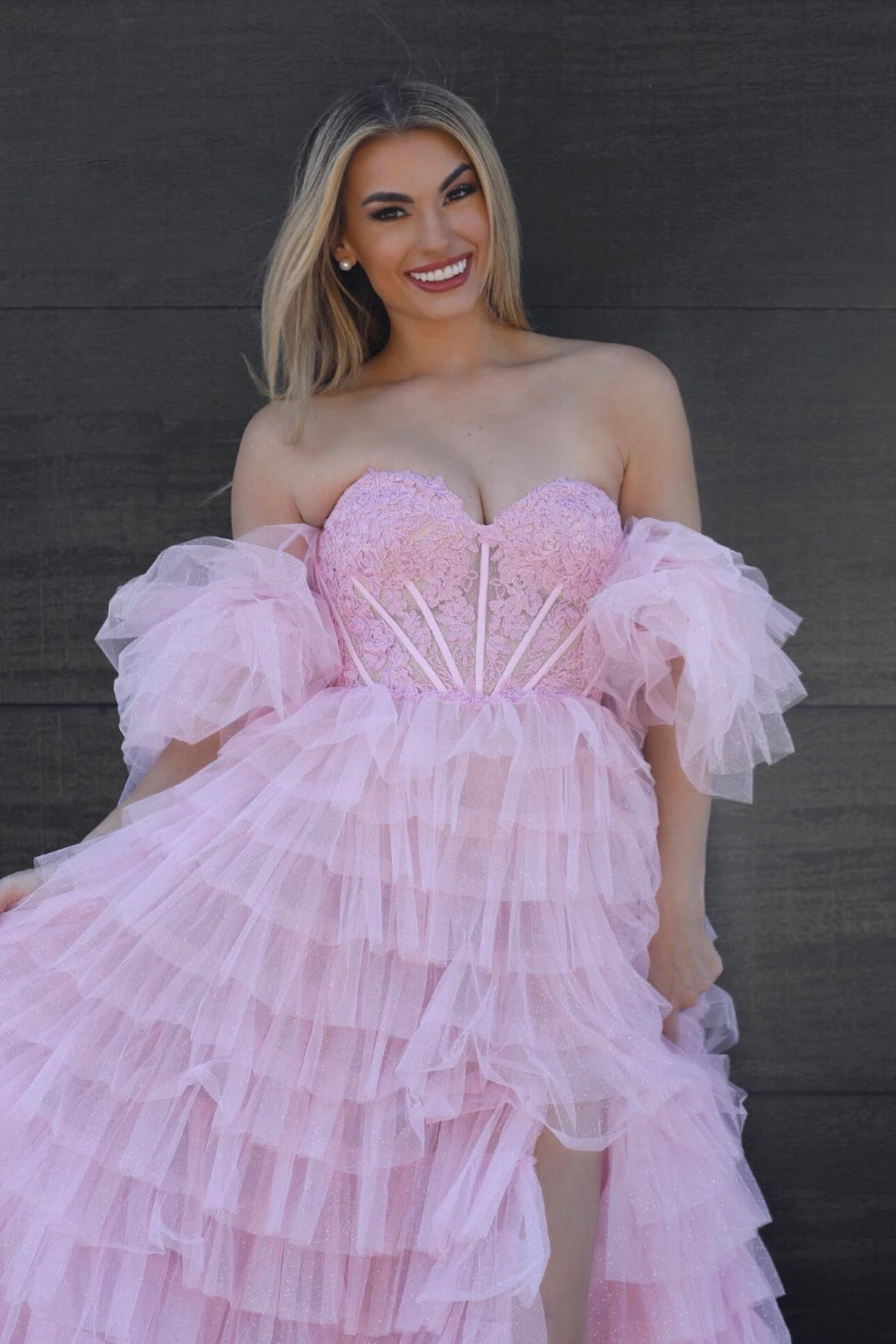 Vestido de graduación de tul brillante con escote corazón y corte en A
