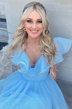 Vestido de fiesta de línea A con escote en V y volantes de organza