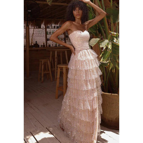 Robe de bal scintillante sans manches à épaules dénudées et fente latérale