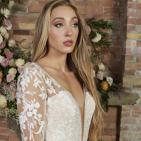 Light Champagne Modern Wedding Dresses Backless Applique Bride Gowns A-Line Tulle V-Neck Long Sleeves vestido de noiva