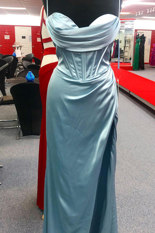 Robe de bal sirène en satin à fines bretelles et fente