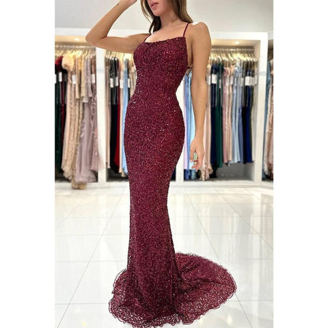 Robe de bal sirène bordeaux à bretelles spaghetti et décolleté plongeant 