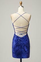 Robe de bal courte fourreau à fines bretelles et sequins fuchsia