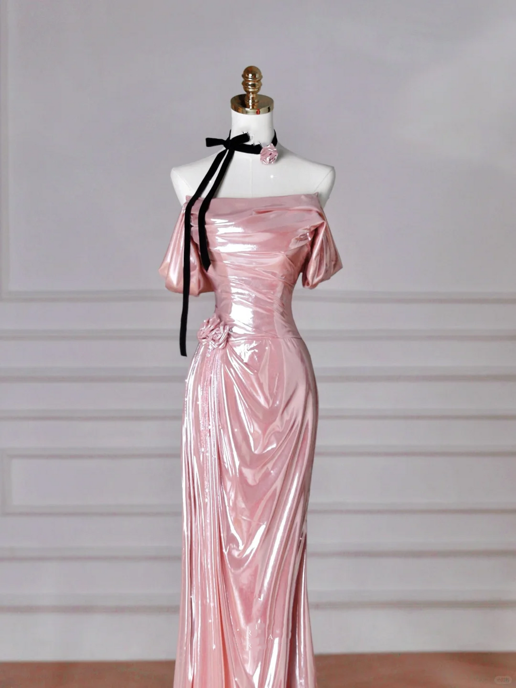 Magnifique robe de bal longue sirène en satin rose à épaules dénudées Y8630