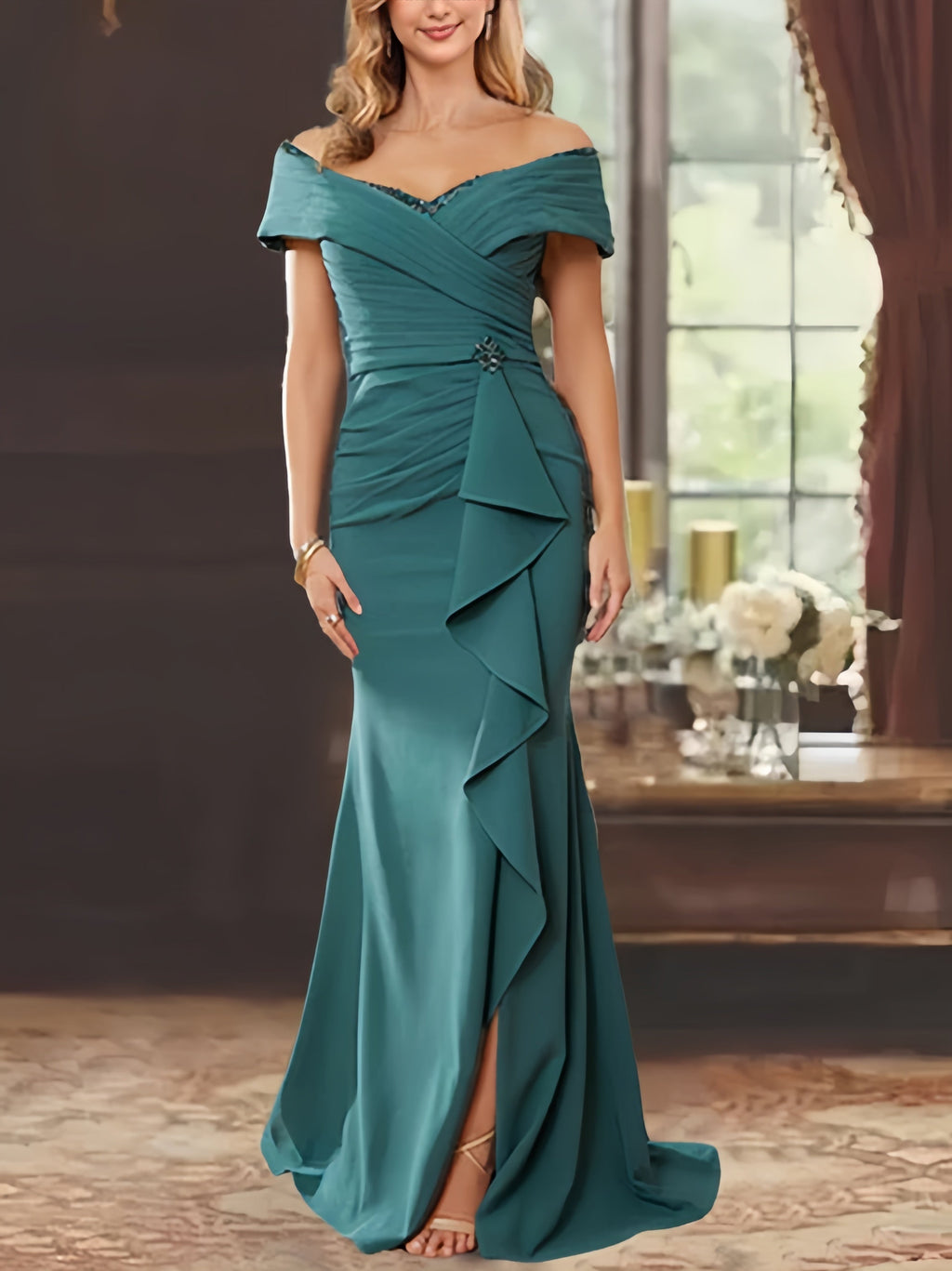 Vestidos de corte recto/columna, sin mangas, con hombros descubiertos y largo hasta el suelo, para la madre de la novia, con volantes. 