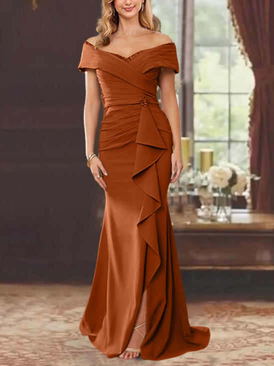 Vestidos de corte recto/columna, sin mangas, con hombros descubiertos y largo hasta el suelo, para la madre de la novia, con volantes. 