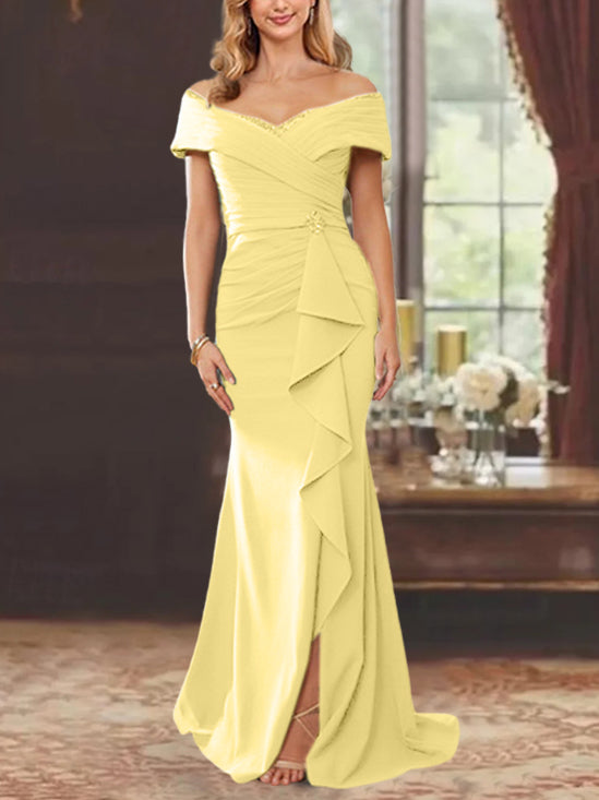 Vestidos de corte recto/columna, sin mangas, con hombros descubiertos y largo hasta el suelo, para la madre de la novia, con volantes. 