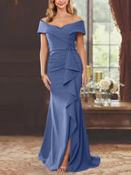 Vestidos de corte recto/columna, sin mangas, con hombros descubiertos y largo hasta el suelo, para la madre de la novia, con volantes. 