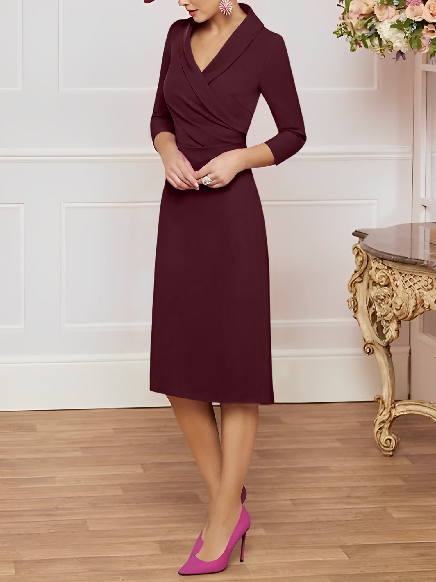 Vestidos de corte recto/columna con escote en V y largo hasta la rodilla para la madre de la novia 