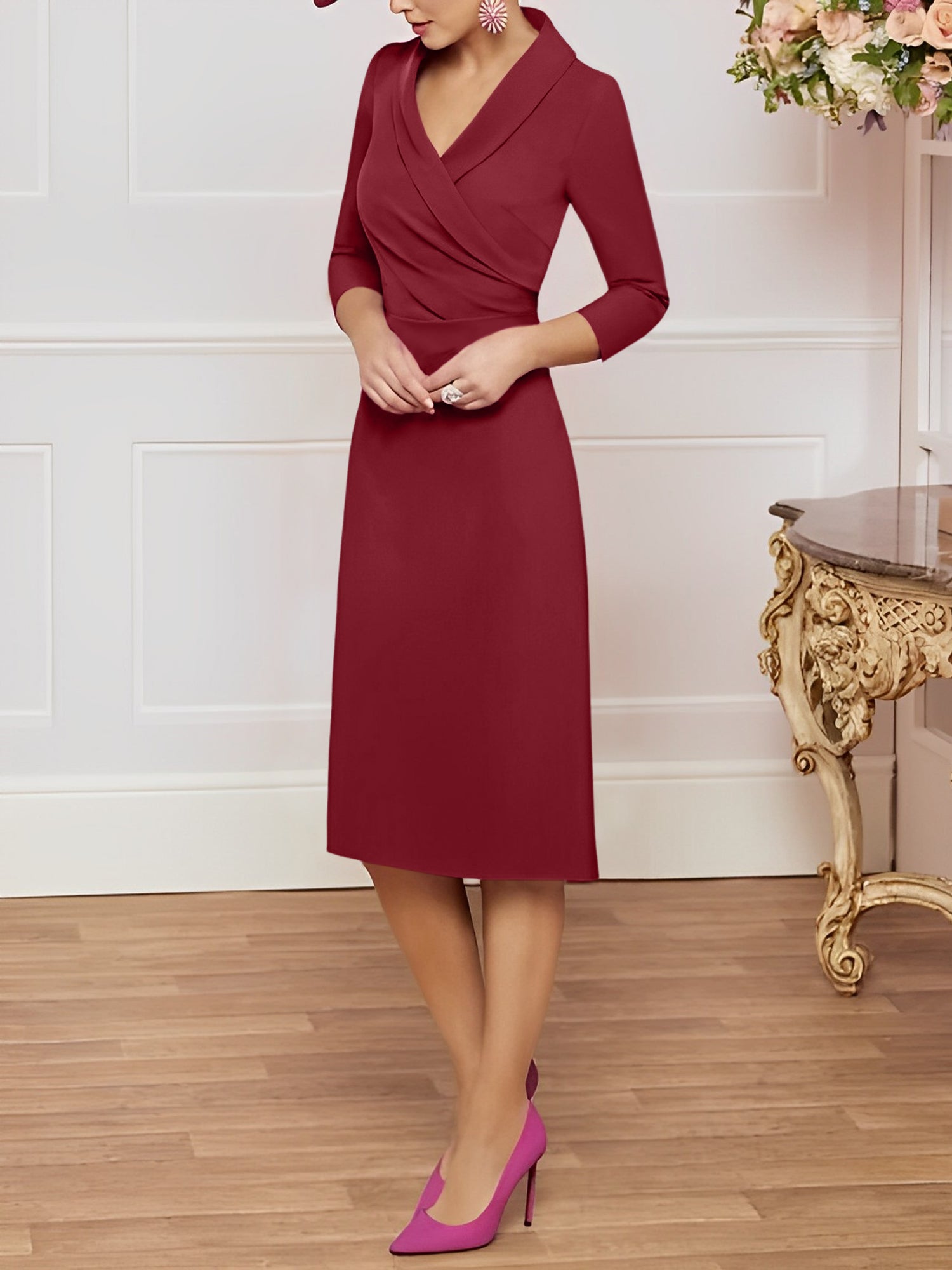 Vestidos de corte recto/columna con escote en V y largo hasta la rodilla para la madre de la novia 