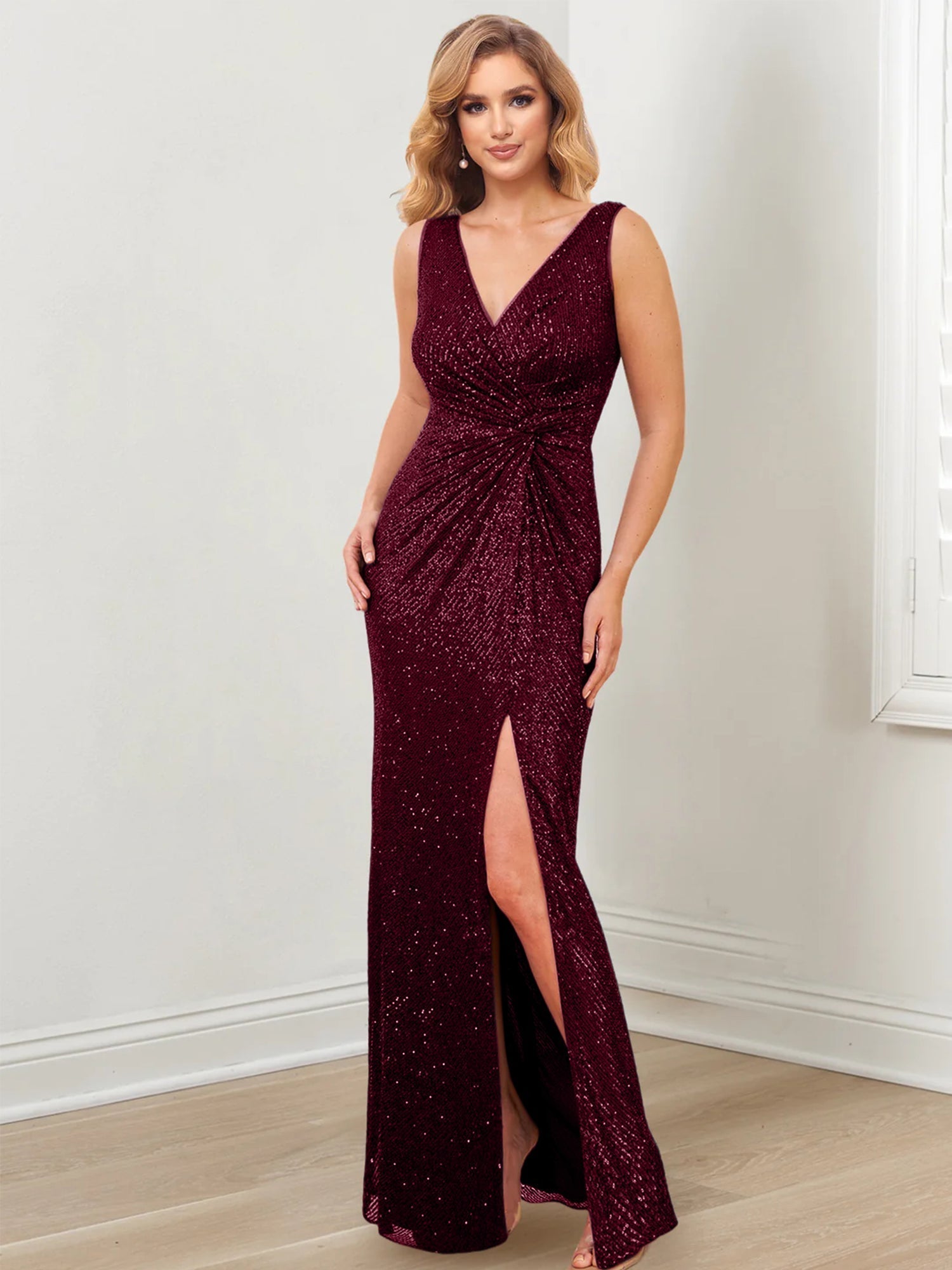 Vestidos de corte recto/columna con escote en V y largo hasta el suelo para la madre de la novia 