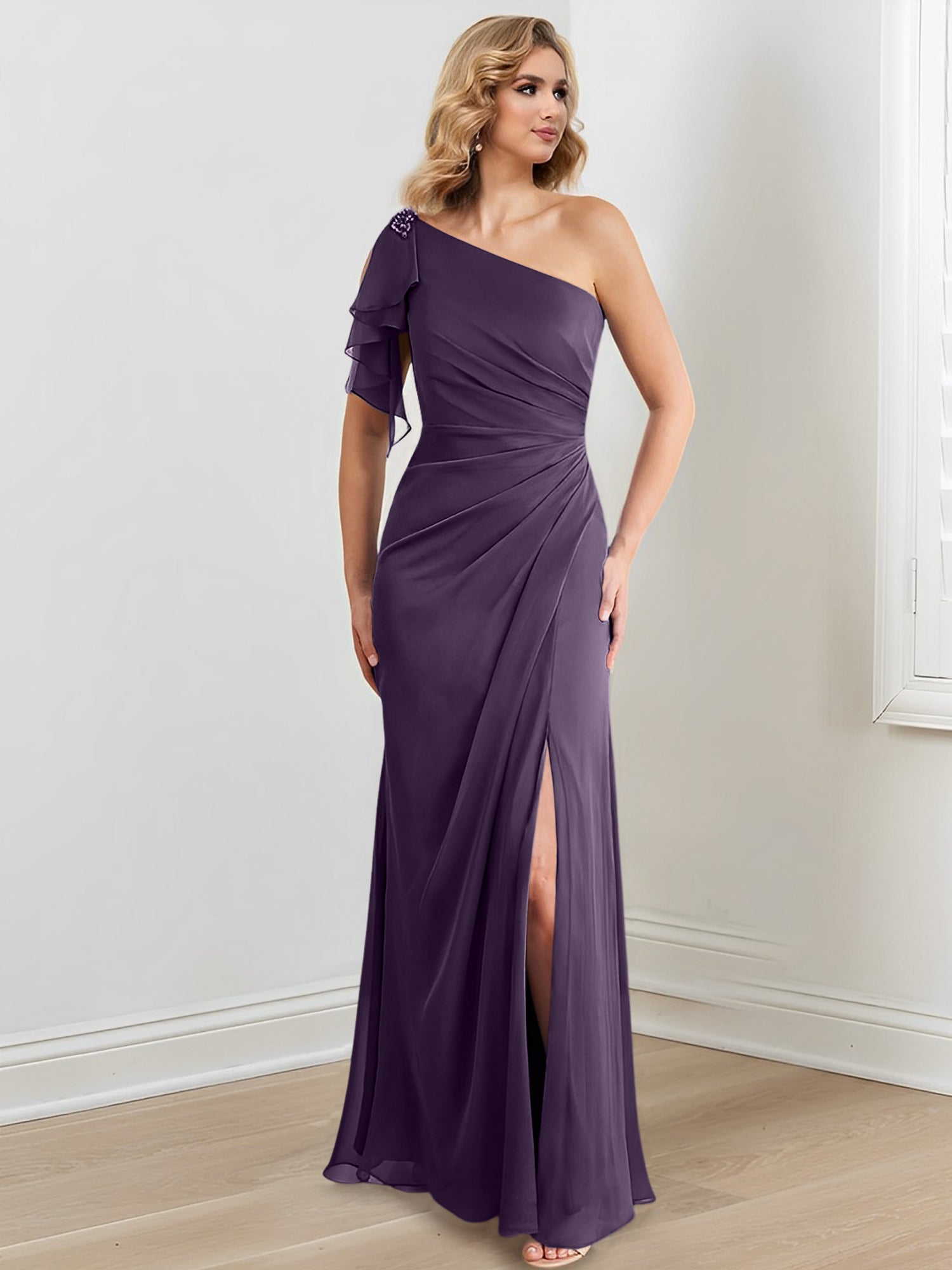 Vestidos de corte recto/columna con un solo hombro y largo hasta el suelo para la madre de la novia 