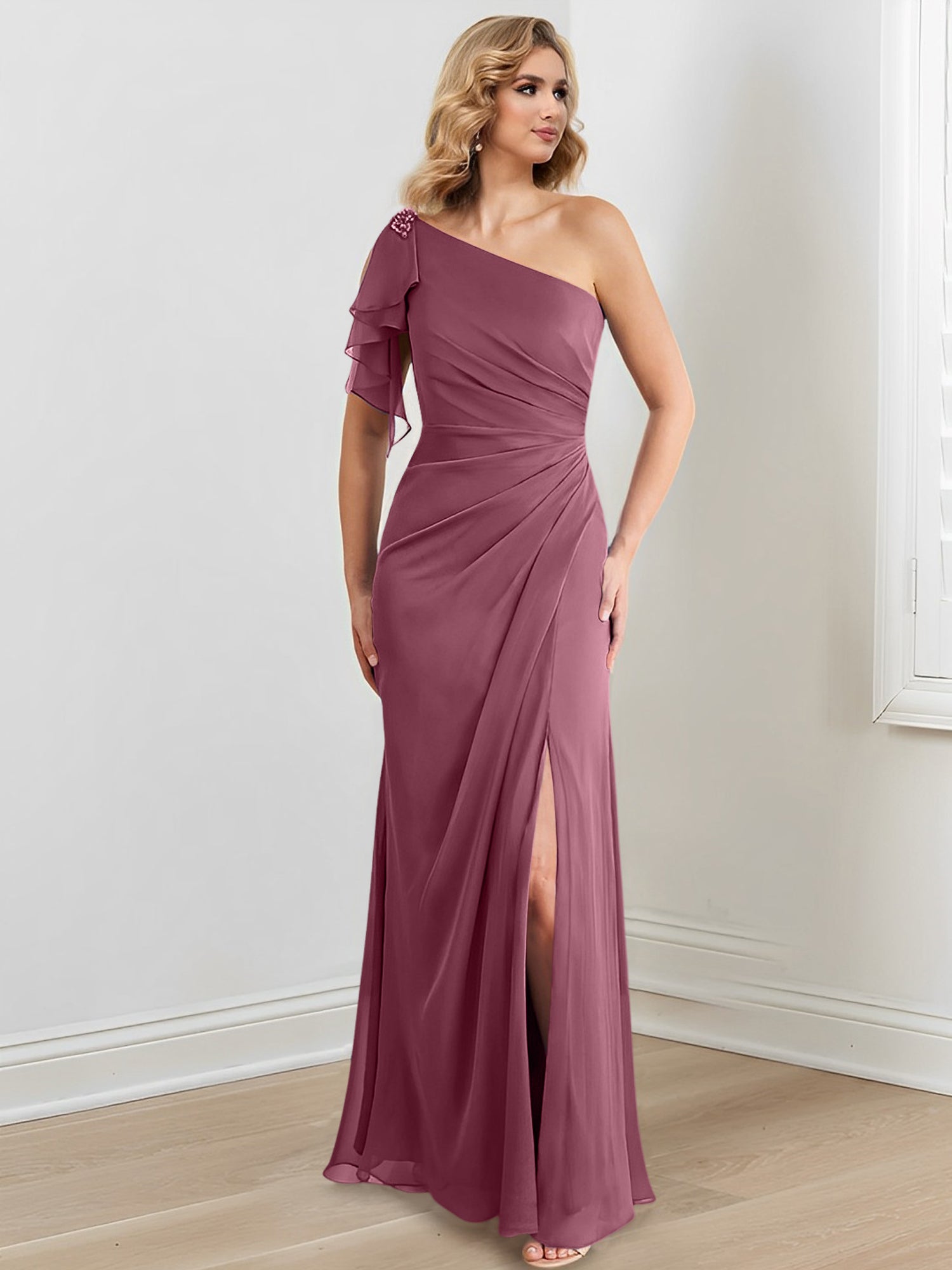Vestidos de corte recto/columna con un solo hombro y largo hasta el suelo para la madre de la novia 