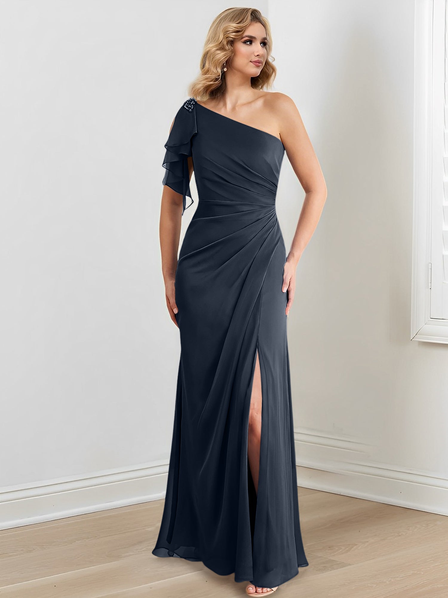 Vestidos de corte recto/columna con un solo hombro y largo hasta el suelo para la madre de la novia 