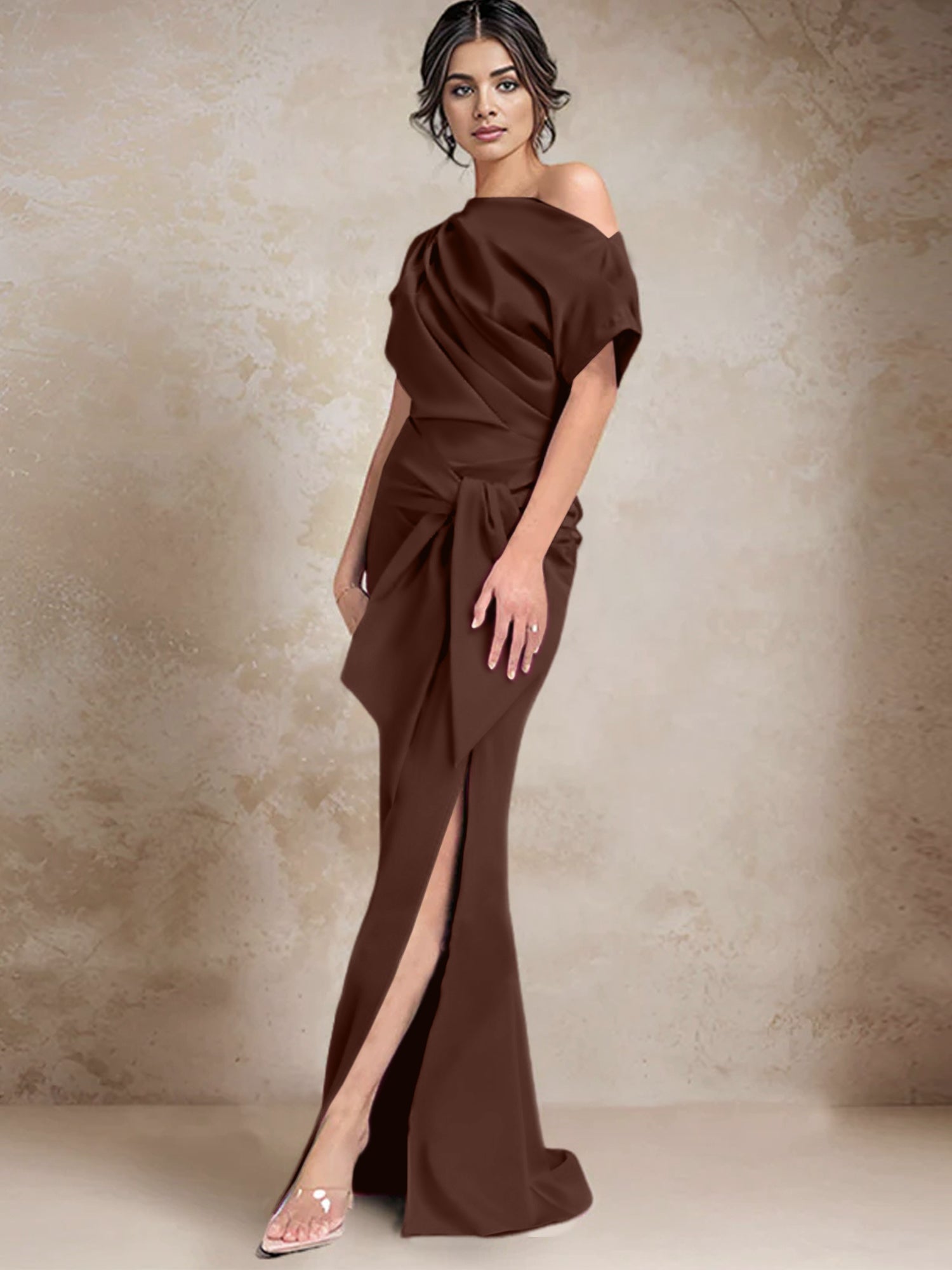 Robe trompette/sirène asymétrique à une épaule pour la mère de la mariée, avec fente latérale 