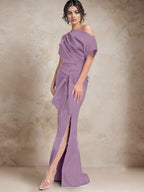 Robe trompette/sirène asymétrique à une épaule pour la mère de la mariée, avec fente latérale 