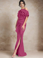 Robe trompette/sirène asymétrique à une épaule pour la mère de la mariée, avec fente latérale 