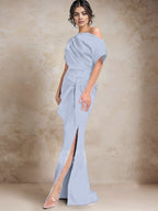 Robe trompette/sirène asymétrique à une épaule pour la mère de la mariée, avec fente latérale 