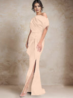 Robe trompette/sirène asymétrique à une épaule pour la mère de la mariée, avec fente latérale 
