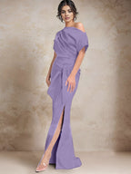 Robe trompette/sirène asymétrique à une épaule pour la mère de la mariée, avec fente latérale 