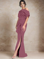 Robe trompette/sirène asymétrique à une épaule pour la mère de la mariée, avec fente latérale 