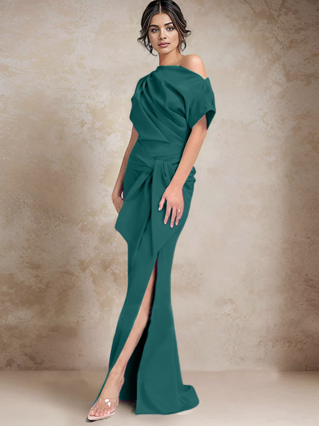 Robe trompette/sirène asymétrique à une épaule pour la mère de la mariée, avec fente latérale 