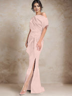 Robe trompette/sirène asymétrique à une épaule pour la mère de la mariée, avec fente latérale 