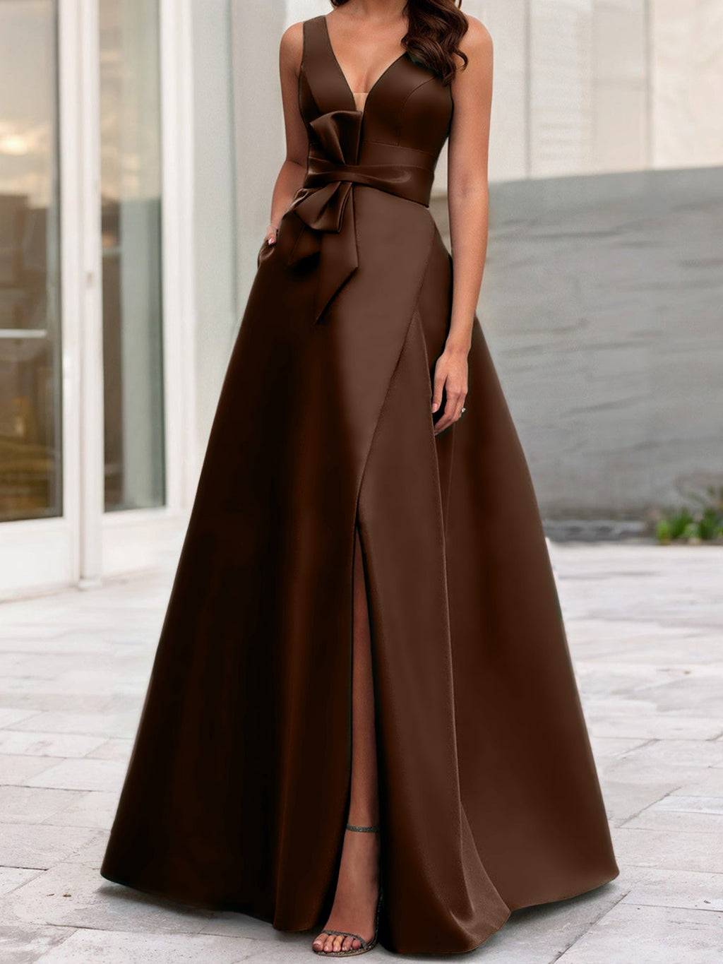 Vestidos de corte princesa/línea A para la madre de la novia, sin mangas, con escote en V y abertura lateral. 