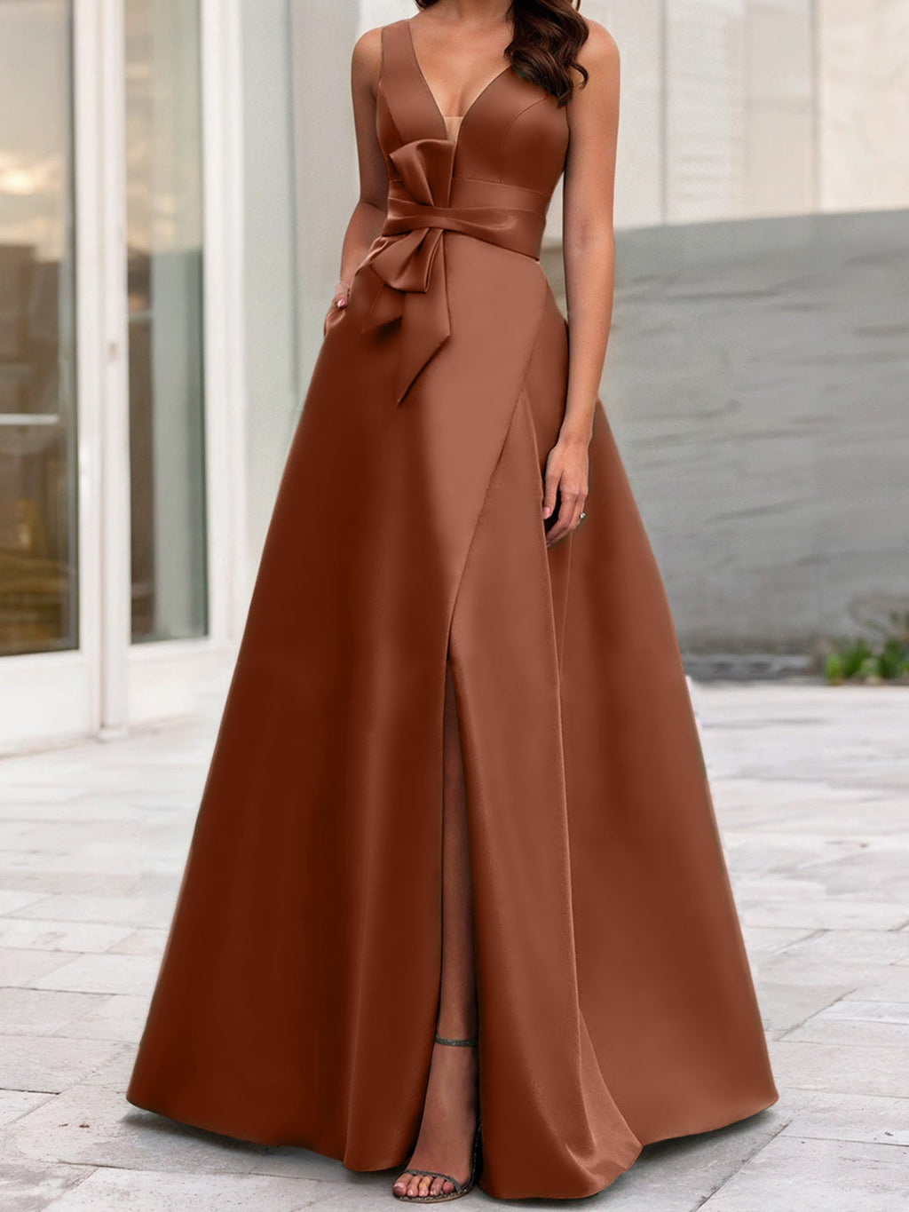 Vestidos de corte princesa/línea A para la madre de la novia, sin mangas, con escote en V y abertura lateral. 
