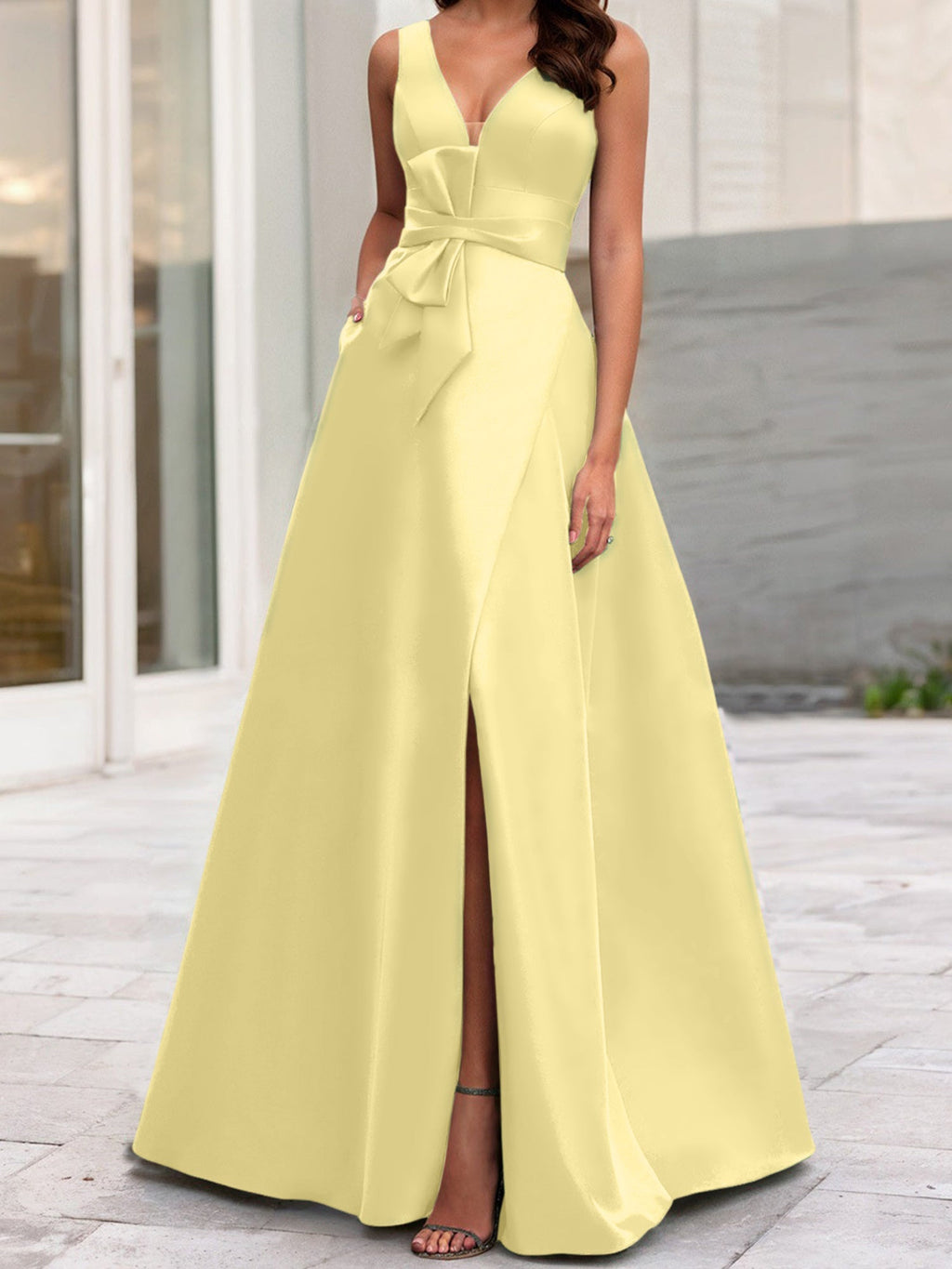 Vestidos de corte princesa/línea A para la madre de la novia, sin mangas, con escote en V y abertura lateral. 