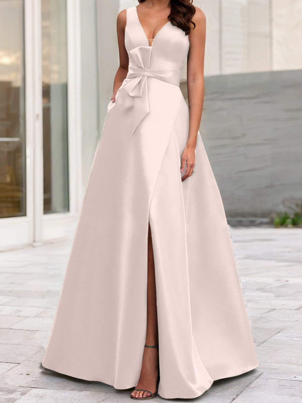 Vestidos de corte princesa/línea A para la madre de la novia, sin mangas, con escote en V y abertura lateral. 