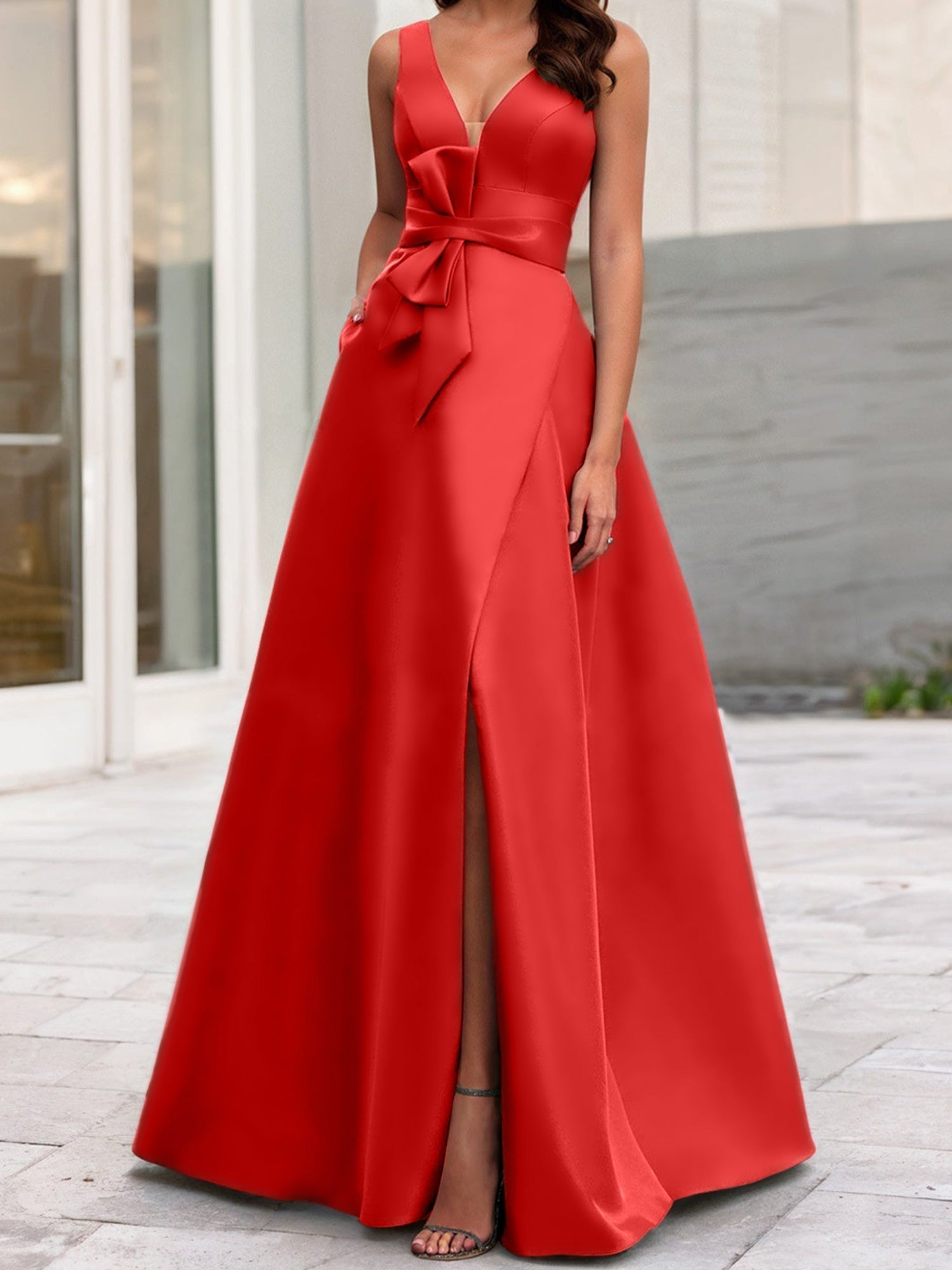 Robe de mère de la mariée sans manches, coupe trapèze/princesse, col en V et fente latérale 