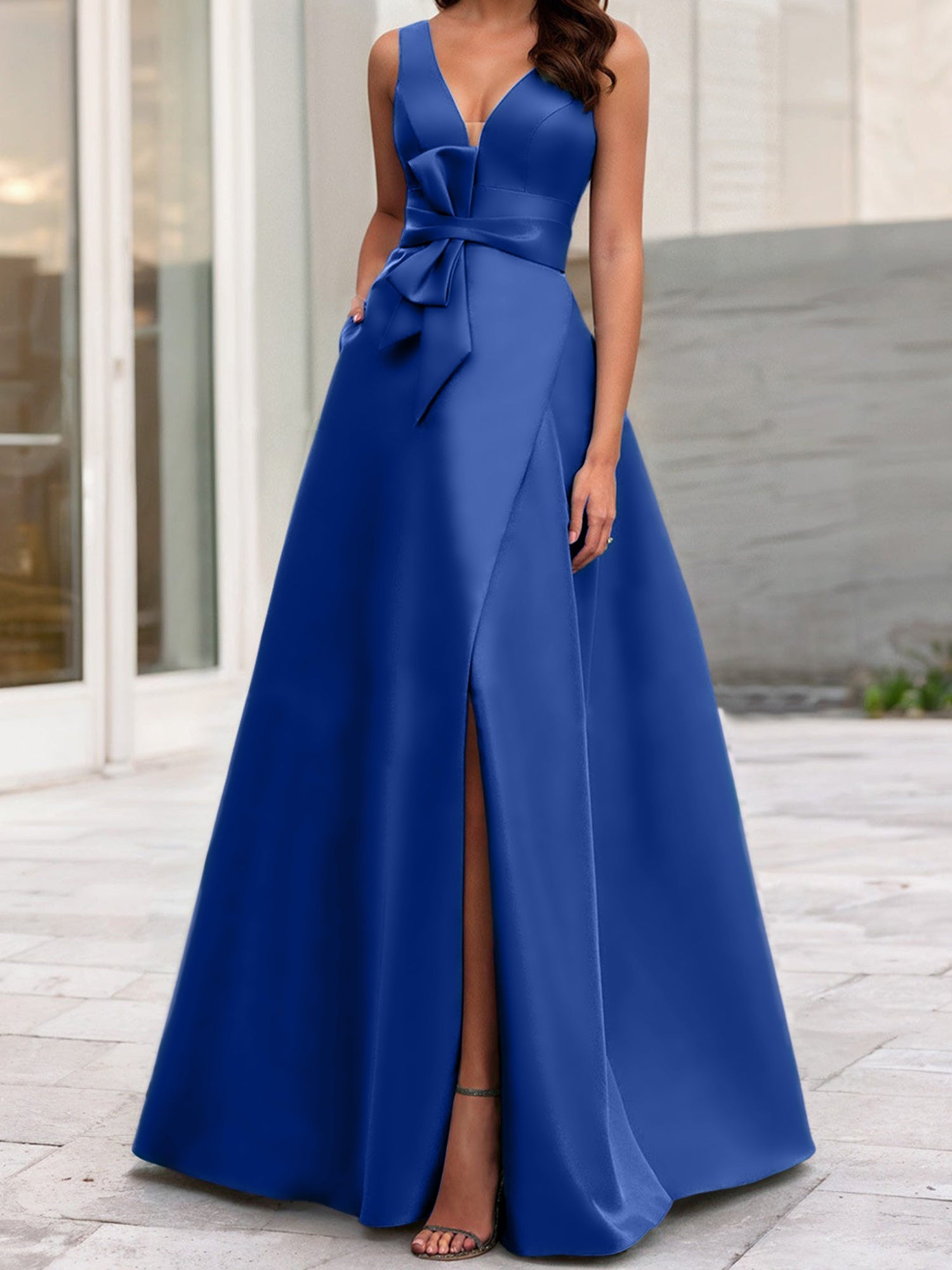 Vestidos de corte princesa/línea A para la madre de la novia, sin mangas, con escote en V y abertura lateral. 