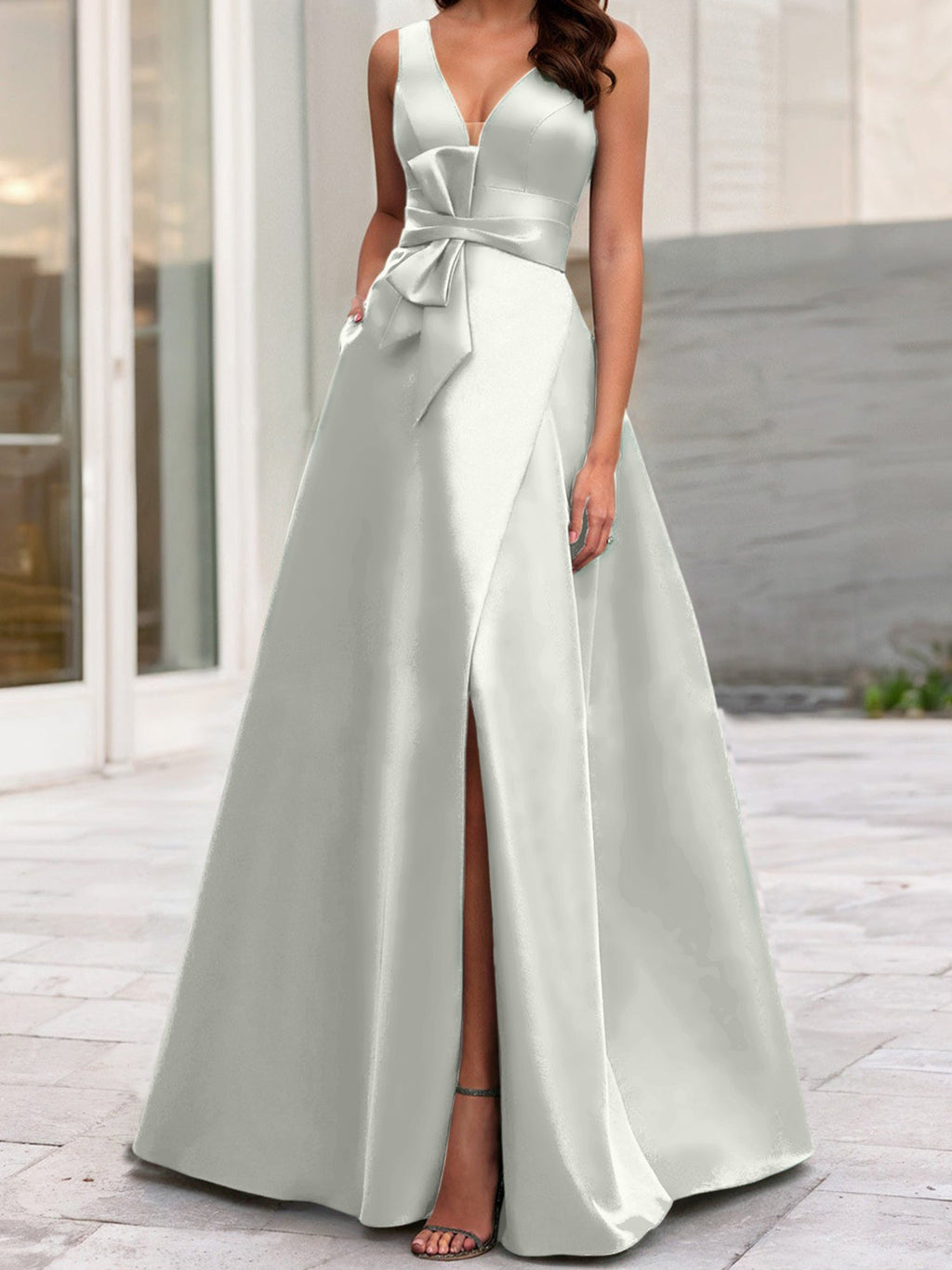Vestidos de corte princesa/línea A para la madre de la novia, sin mangas, con escote en V y abertura lateral. 