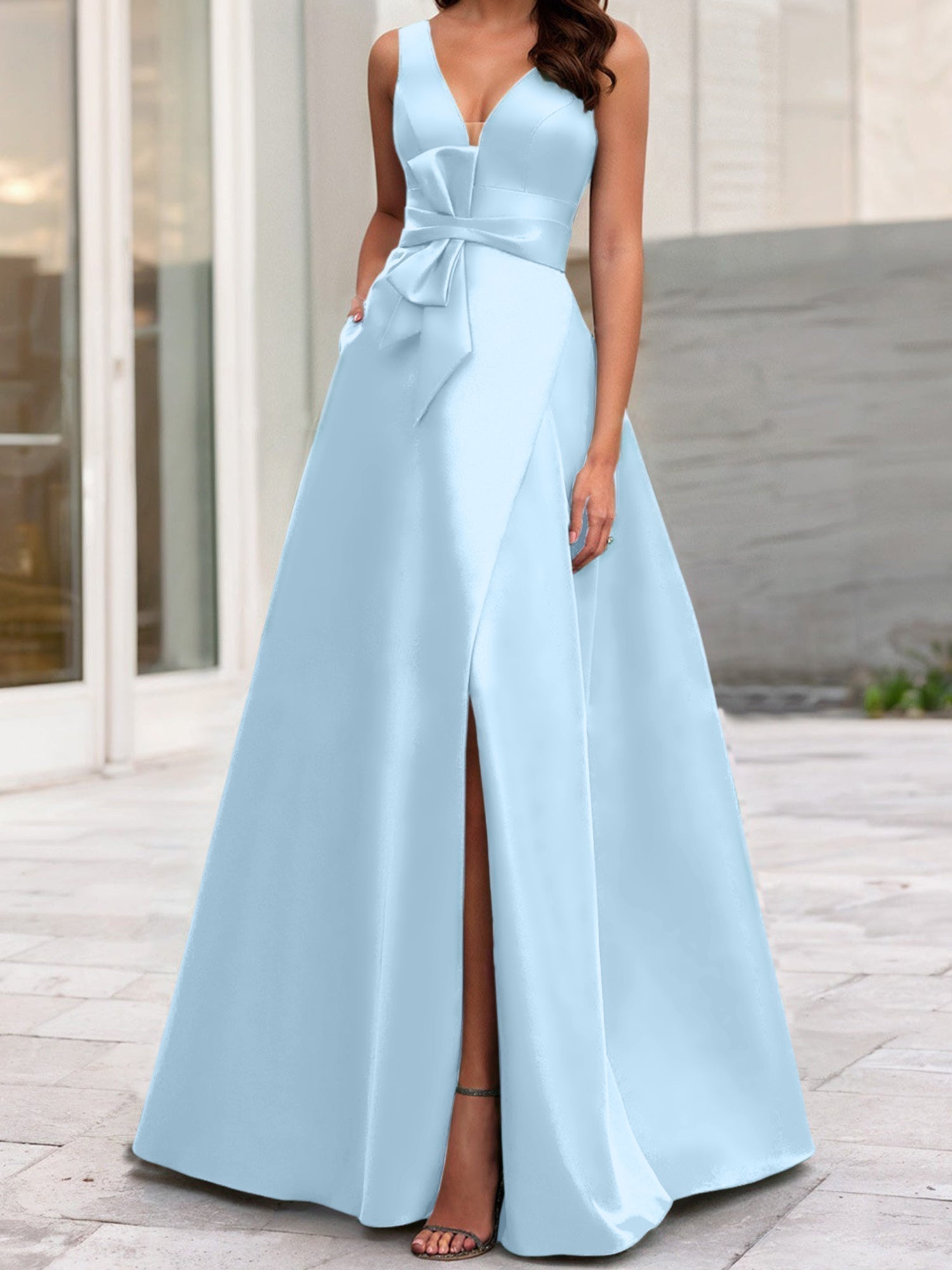 Robe de mère de la mariée sans manches, coupe trapèze/princesse, col en V et fente latérale 