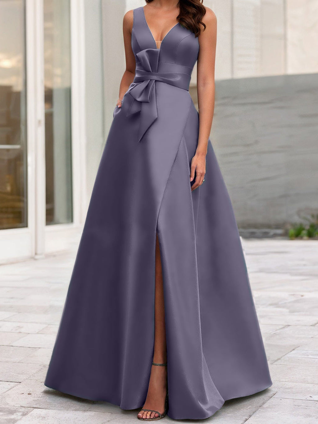 Vestidos de corte princesa/línea A para la madre de la novia, sin mangas, con escote en V y abertura lateral. 
