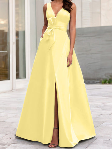 Robe de mère de la mariée sans manches, coupe trapèze/princesse, col en V et fente latérale 