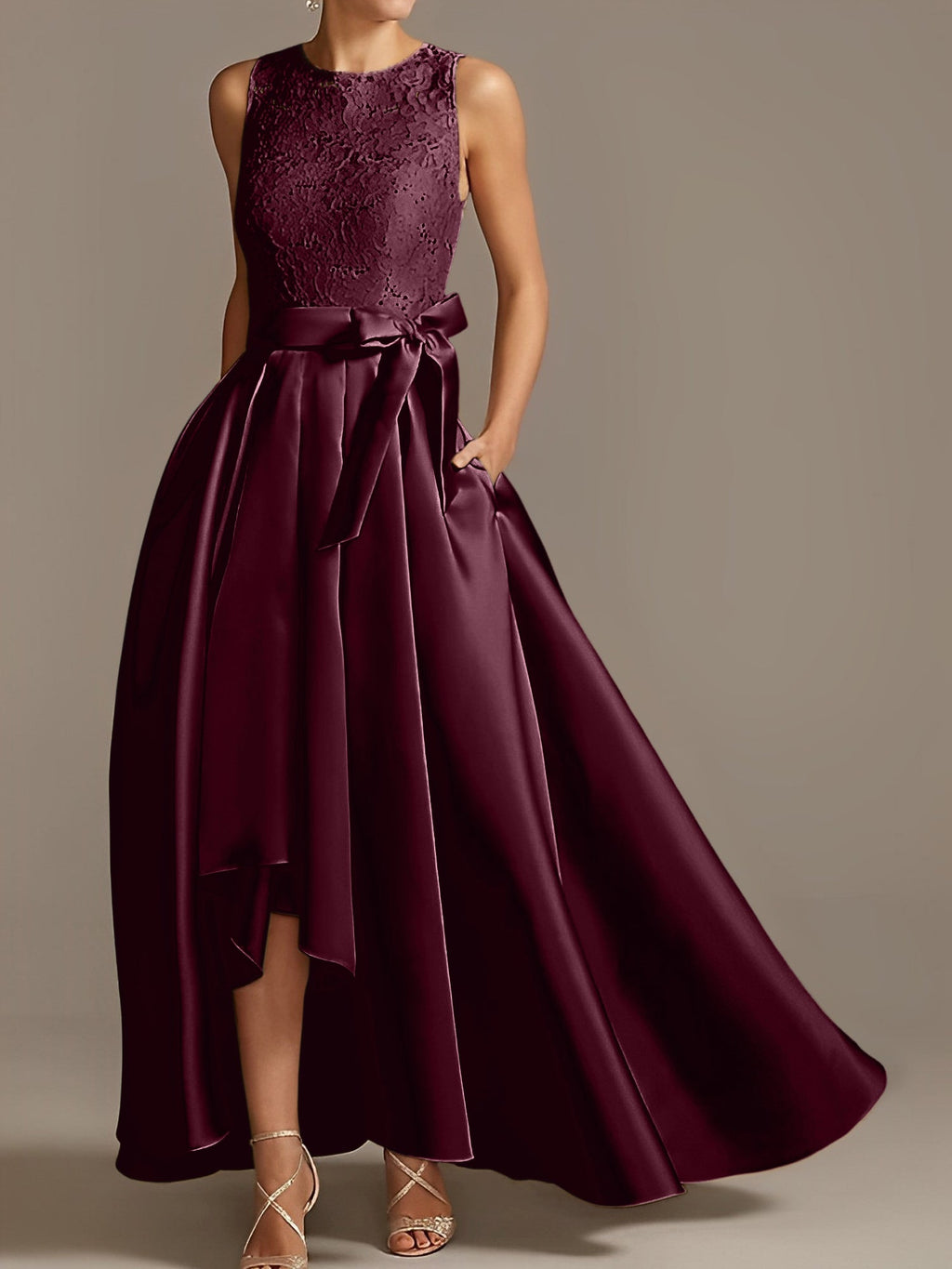 Vestidos de corte princesa/línea A para la madre de la novia, sin mangas, con cuello joya y encaje plisado. 