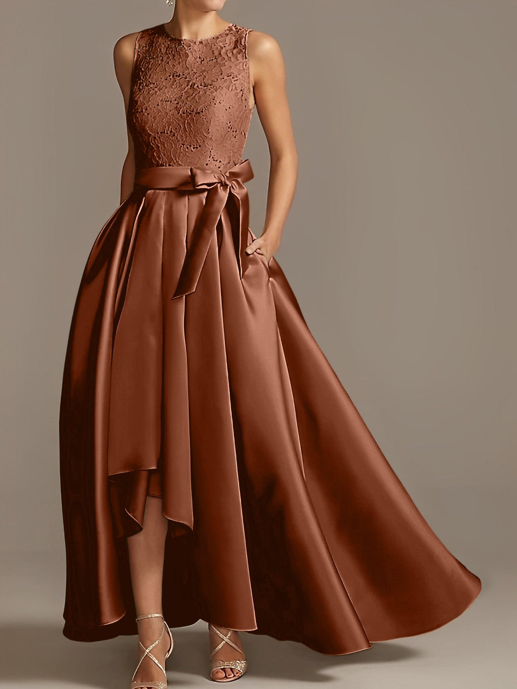 Vestidos de corte princesa/línea A para la madre de la novia, sin mangas, con cuello joya y encaje plisado. 